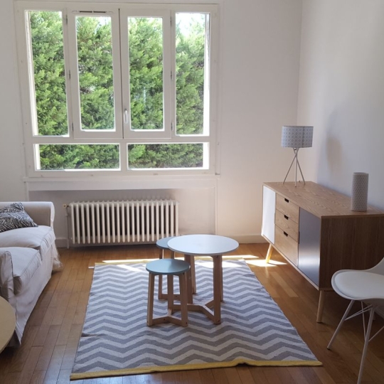  Annonces SAINTGENISLAVAL : Appartement | LYON (69006) | 49 m2 | 772 € 