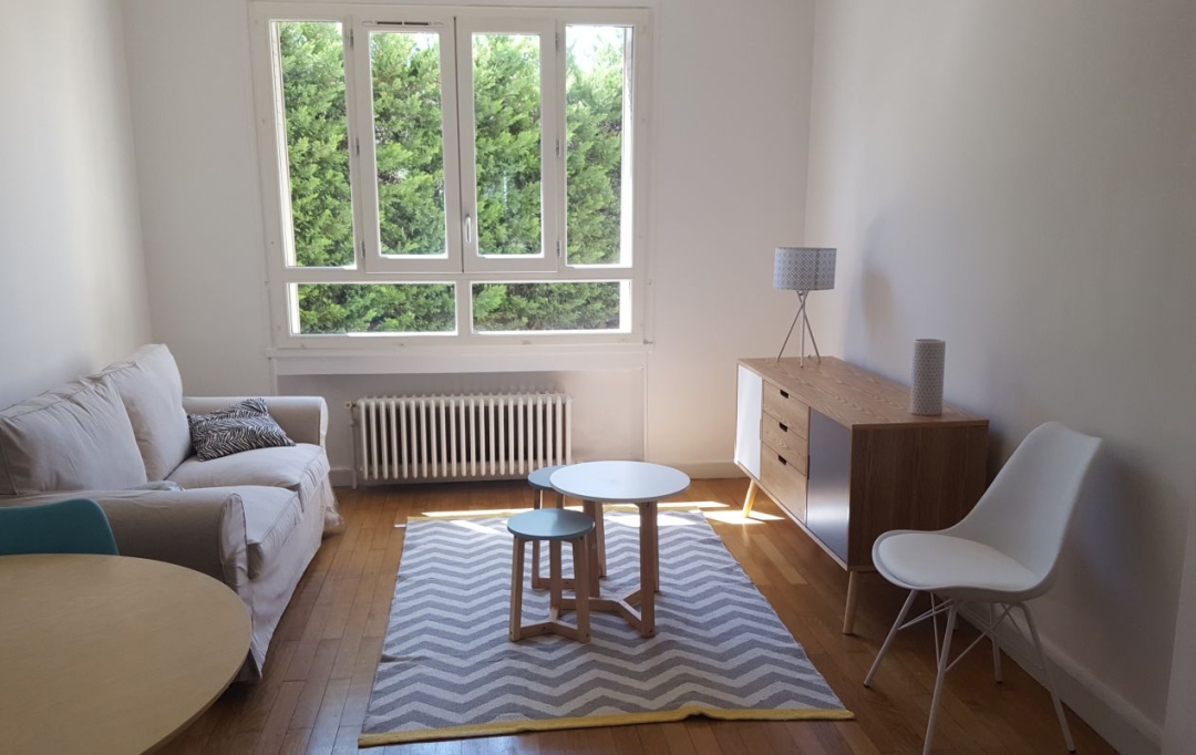 Annonces SAINTGENISLAVAL : Appartement | LYON (69006) | 49 m2 | 772 € 