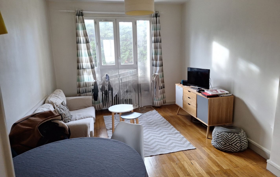 Annonces SAINTGENISLAVAL : Appartement | LYON (69006) | 49 m2 | 772 € 